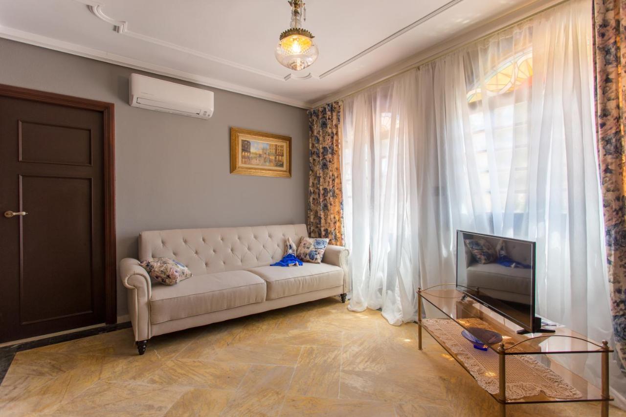 Aparthotel Gaudi Style Naquera