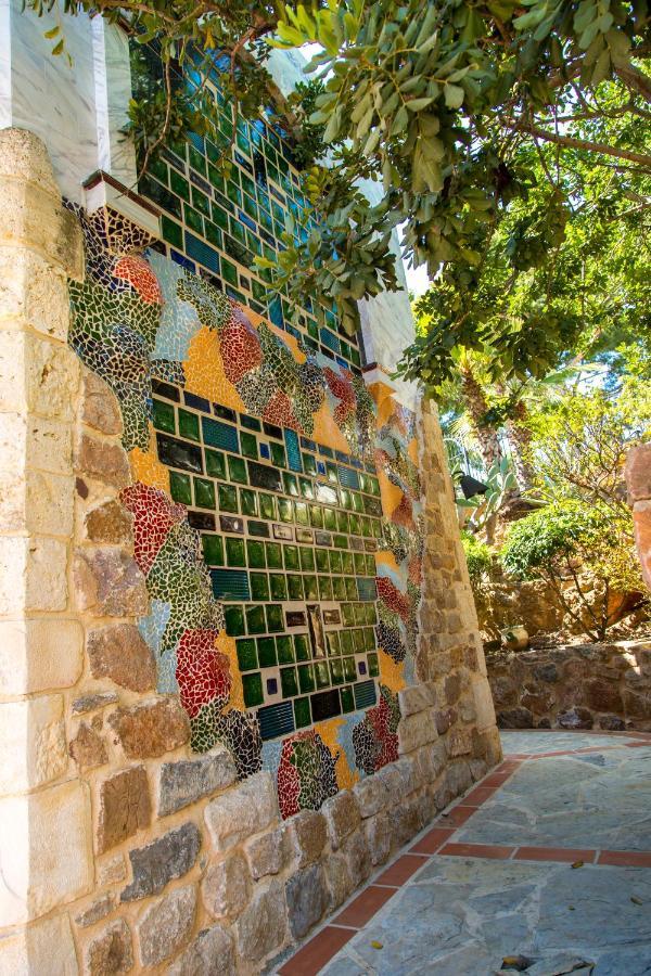 Gaudi Style *