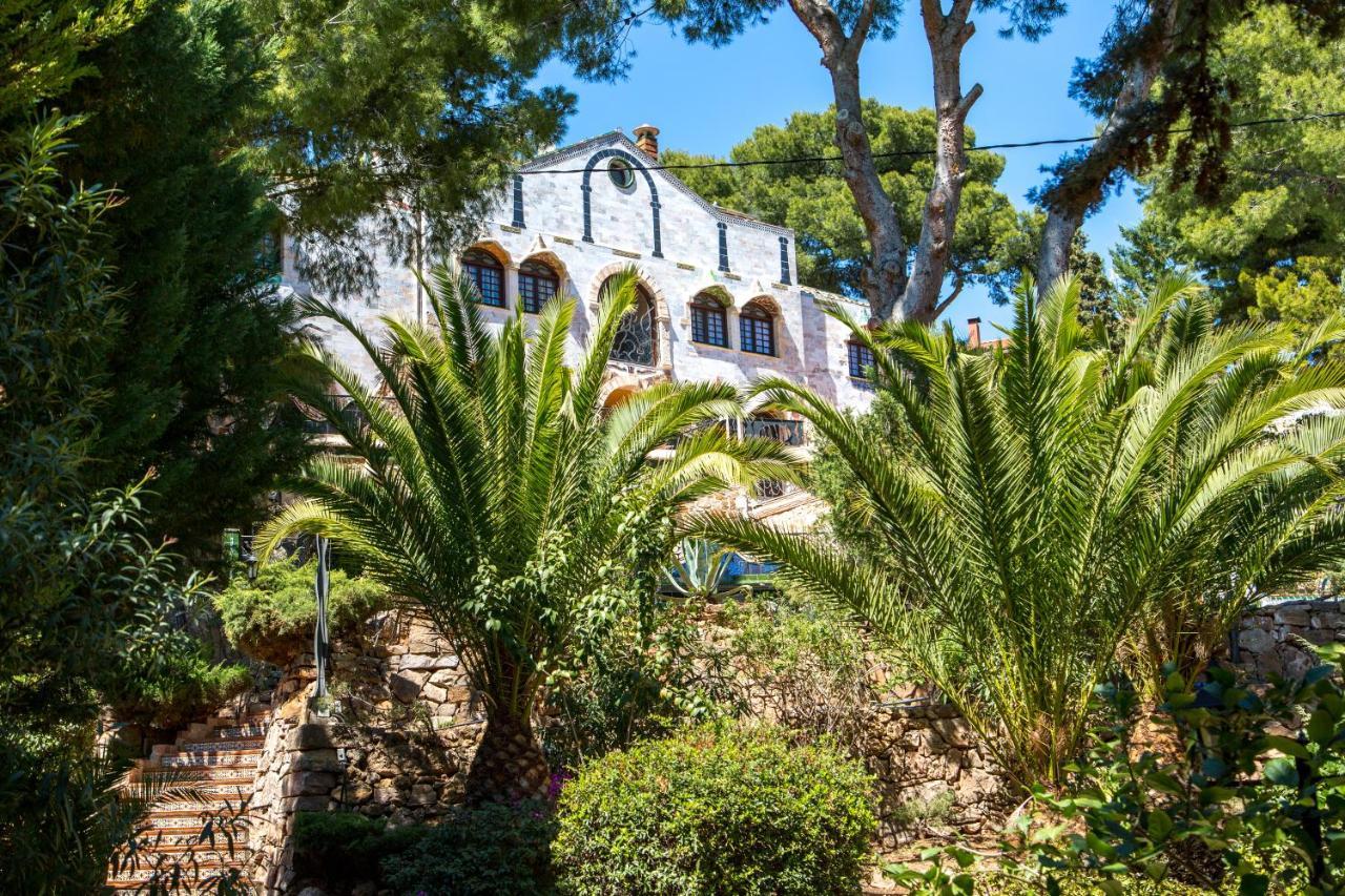 Gaudi Style Aparthotel Naquera