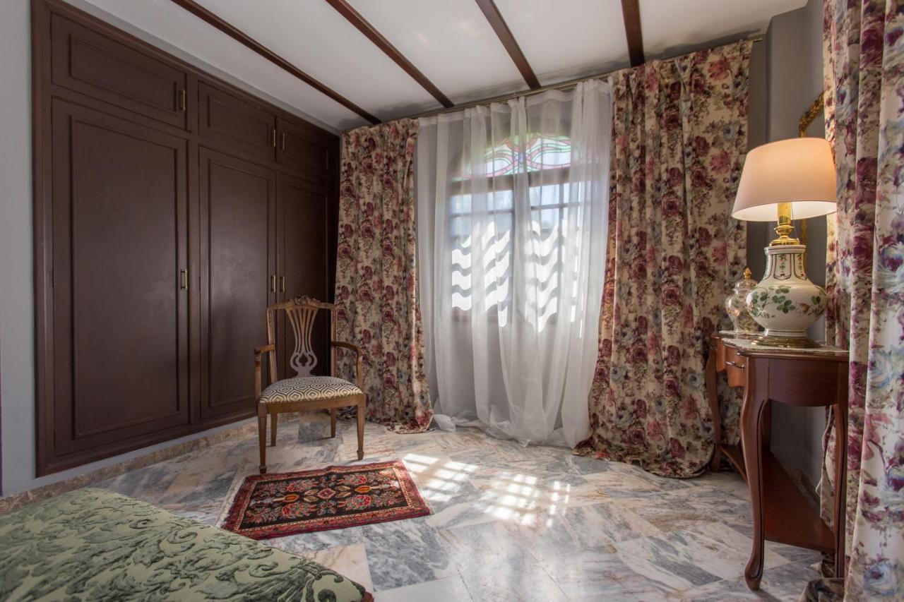Apart-hotel Gaudi Style